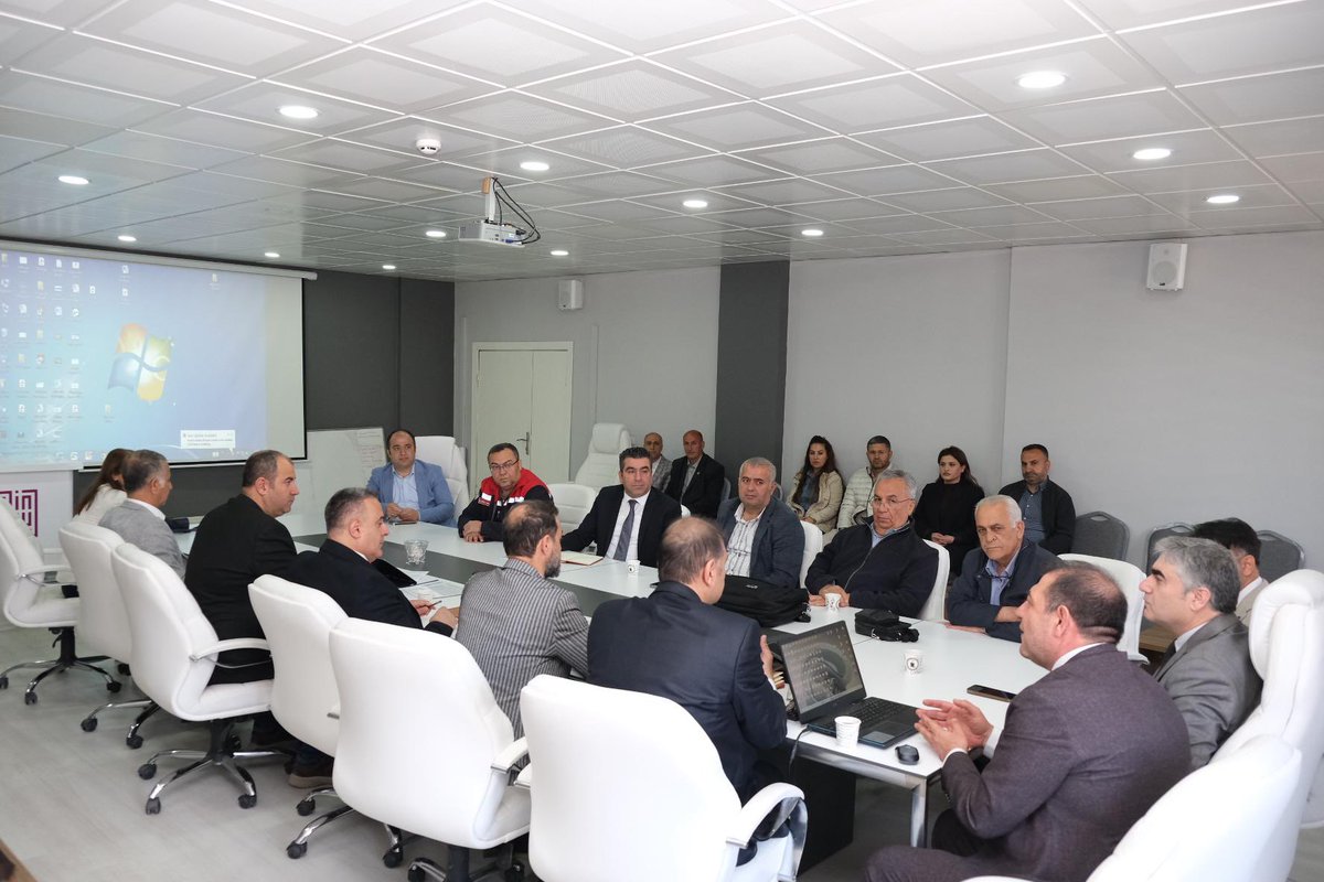 <a href="/gap_idaresi/">GAP İdaresi</a> Başkanlığının 2026 Yılı Ekonomik Kalkınma Koordinatörlüğü Proje Teklifleri kapsamında;  MYO’muzda görev yapan Dr. Öğretim Üyesi Ümran Atay’ın Üniversitemiz adına hazırladığı  projelerin ele alındığı istişare toplantısı gerçekleştirildi.
<a href="/ibrahimozcosar/">ibrahim özcoşar</a> 
<a href="/Fkizilgeci/">Ferhat Kızılgeçi</a>