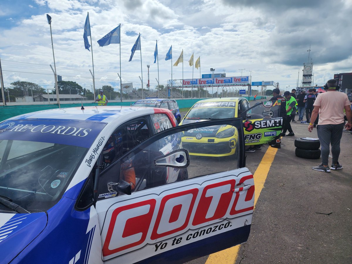 Luz verde para <a href="/TurismoPista/">Turismo Pista</a> en <a href="/CVEoficial/">Club de Volantes Entrerrianos Autodromo de paraná</a> 🚥

Arrancó la actividad para la tercera del año 🏁