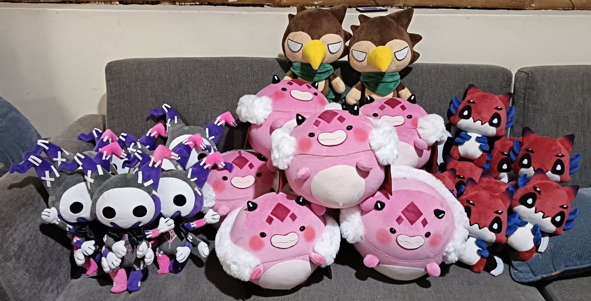 kittyplushies15's tweet image. Thank you so much for being so patient with me throughout this process ,it truly means a lot. I&apos;m happy to share that i&apos;m finally finished, and I absolutely love how they turned out! I even added a few little upgrades to some of the plushies to give them a special touch.
