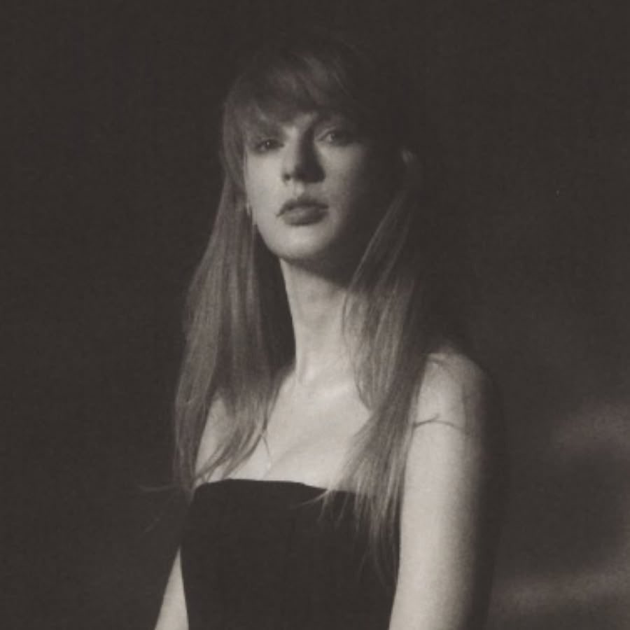 updateswiftbr's tweet image. EITA! Ordem dos álbuns de Taylor Swift é oficialmente alterada no Apple Music. Agora suas regravações ficam ao lado dos álbuns ‘stolens’. 👀

— Apenas o “Fearless (Taylor’s Version)” aparece em sua ordem original de lançamento.