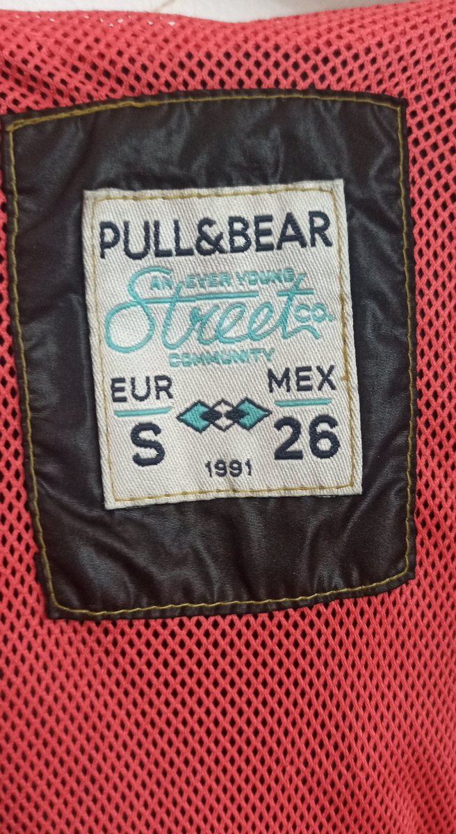 🔥 Pull&amp;Bear Vintage 
✨ Orjinal üründür 
👌 Tertemizdir ve defosu yoktur
📏 S beden
🪙 750₺ 

📌 Profilimdeki Shopier hesabından sipariş oluşturabilirsiniz.