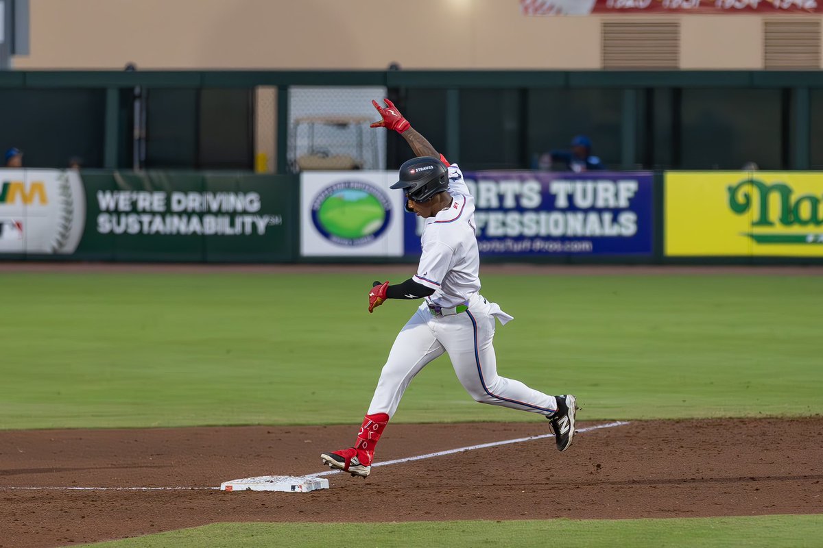Roger Dean Chevrolet Stadium tweet media