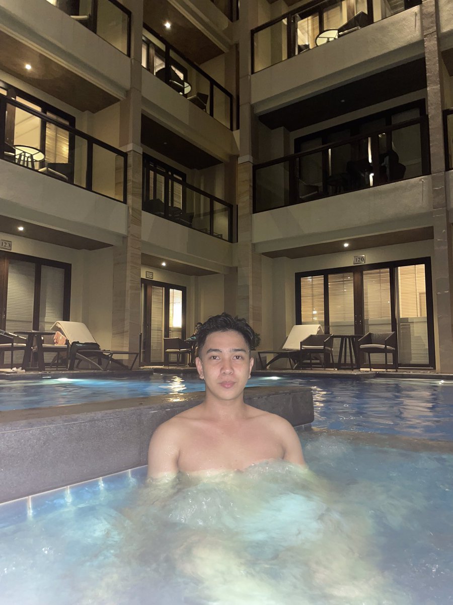jaydee18_vcn's tweet photo. Bora trip https://t.co/kRCdKtPXlg