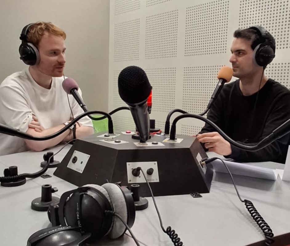 MecaDesOndes's tweet image. 🎧PODCAST
📻 @AlexVoce, animateur sur #FunRadio, partage au micro de @FrProtestante et de la Mécanique des Ondes ses aventures radio avec beaucoup de passion.
A écouter par ici
▶️lamecaniquedesondes.com/mecanique-n94-…
(et aussi dispo sur les plateformes de podcast)