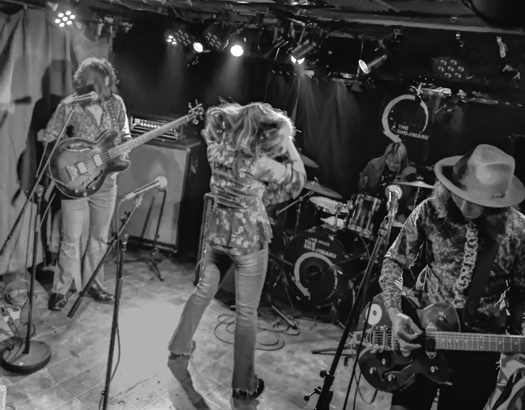 TheAliasNIWAKA's tweet photo. 本日、東京は神田からSTARTしたR&R_TOUR♪
満を持してこれから始まる。
#tls #TheLadyShelters #12x4 #TourKickOff https://t.co/QeZ1kLASgj