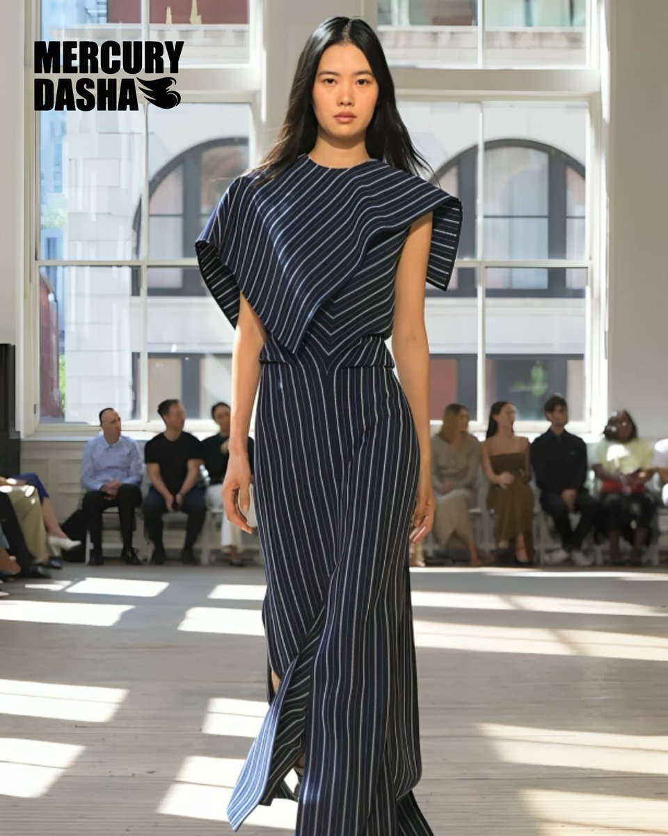 Mercury_Dasha's tweet image. The best looks from London Fashion Week 2025 are here! Which designers nailed it this year? ✨

At Mercury Dasha, we help brands &amp;amp; designers  with AI-powered design assistance.

🔗 Learn more at the link in bio!

#fashionai #LFW2025 #fashtech #fashiontrends