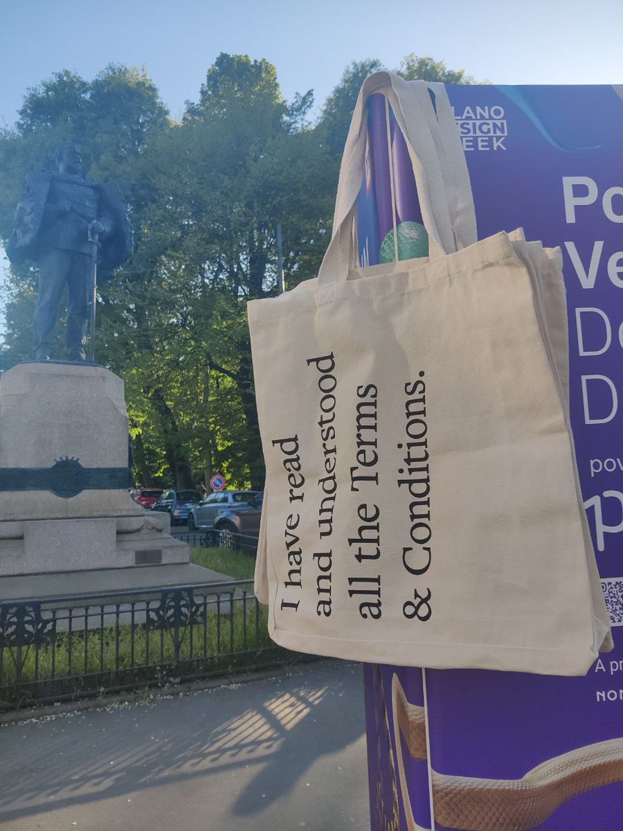punkt's tweet image. More of our premium Punkt. tote bags are waiting to be discovered and picked up in Milan.

Where? Giuseppe Dezza will guide you.

Courtesy of the Punkt. Pigeon.

#MilanoDesignWeek #Salonedelmobile #Fuorisalone #Designweek25