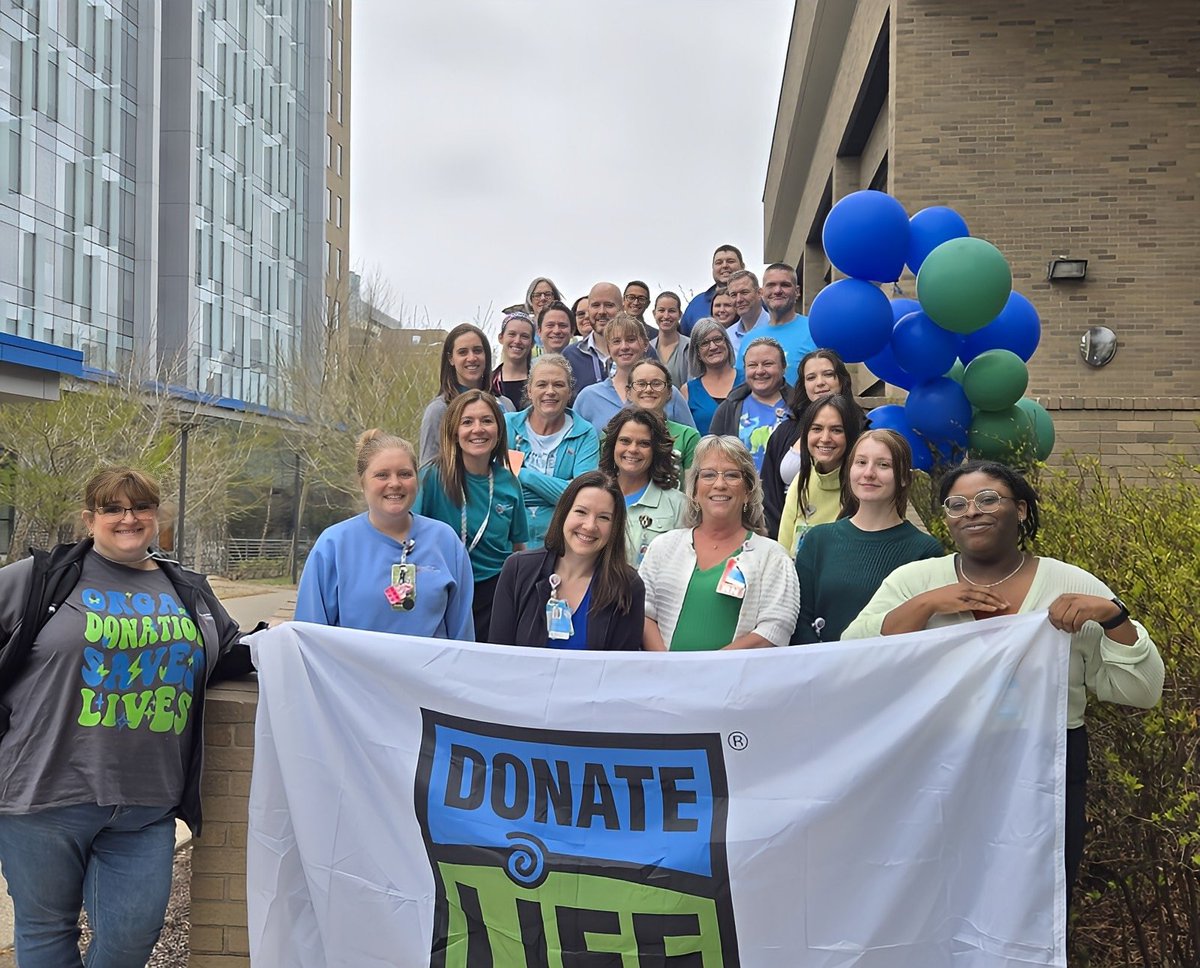 Celebrating Blue &amp; Green Day at <a href="/CincyChildrens/">Cincinnati Children's</a>!

Our transplant teams proudly wear blue &amp; green to honor donors, support recipients, and raise awareness during #DonateLifeMonth.

💙💚 #BlueGreenDay #DonateLife #TransplantCare #PediatricTransplant