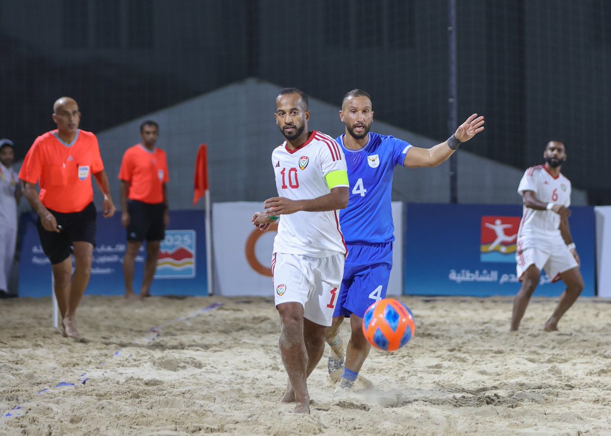 GccBeach3's tweet photo. 📸 #كرة_القدم_الشاطئية

جانب من لقاء #الإمارات_الكويت 

#الألعاب_الشاطئية_مسقط2025 https://t.co/iHAwjYBZJM