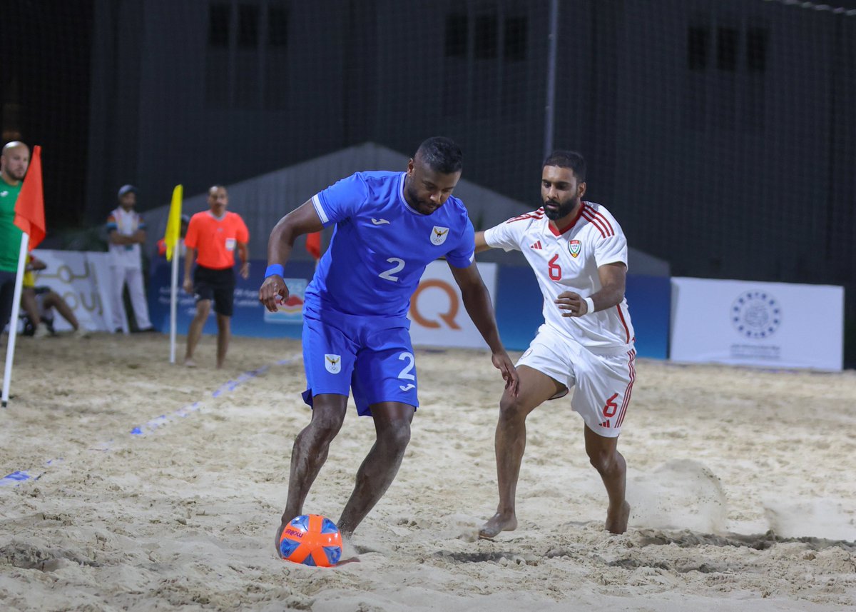 GccBeach3's tweet photo. 📸 #كرة_القدم_الشاطئية

جانب من لقاء #الإمارات_الكويت 

#الألعاب_الشاطئية_مسقط2025 https://t.co/iHAwjYBZJM