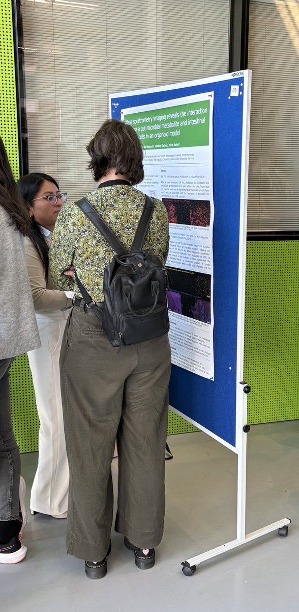 Excellent poster presentation by our Postdoc Carmen M. Sinche on the occasion of OrganoidNL. She presented our collaboration with Stefanie Gerbig,  combining 2D intestinal organoids and mass spectrometry.