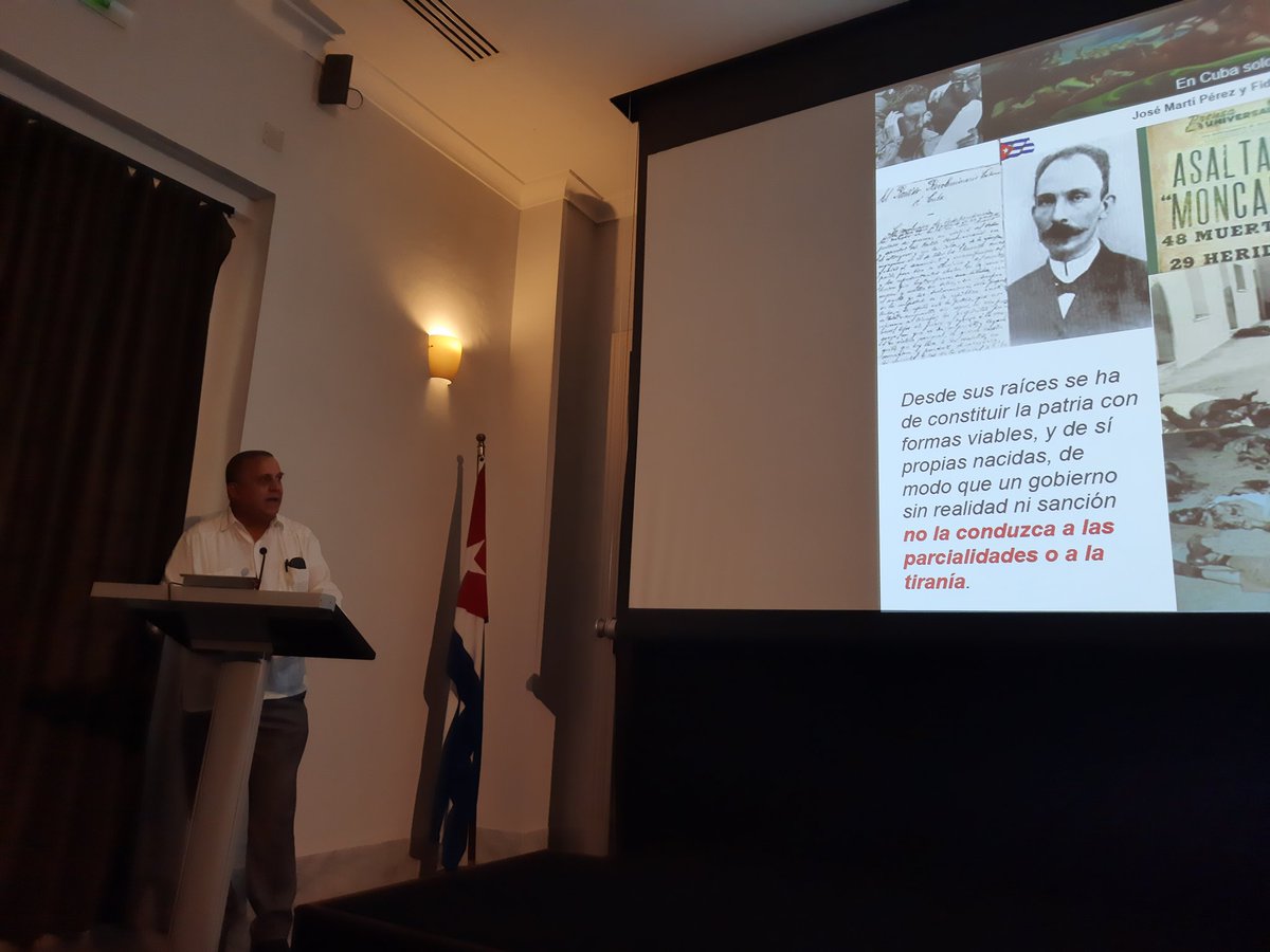 Continuamos el taller en el <a href="/centrofidel/">Centro Fidel Castro Ruz</a>. Hoy nos acercamos al pensamiento de Martí y Fidel, Excelente conferencia del Dr. C. Ignacio Turcios Lima Tamayo. Emociona cuando habla sobre los valores compartidos. Los profres de la #Cujae también aportan.