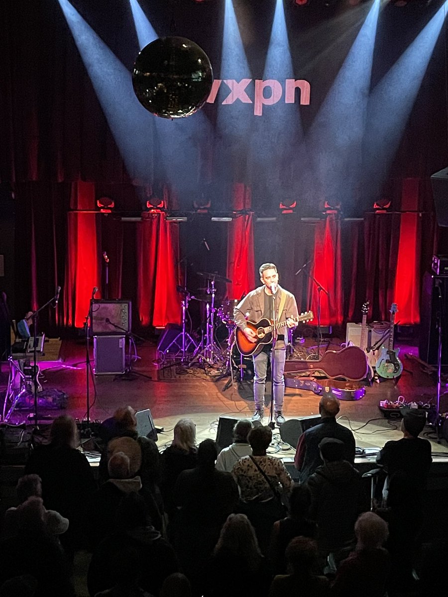 AmyBBarone's tweet photo. @wxpnfm presenting a preview of @singushomefest in #Manayunk w/@timBILLhause @speedyortiz @tyler__asay of @the_tisburys at @ArdmoreMusic! https://t.co/zm0fdprNQa