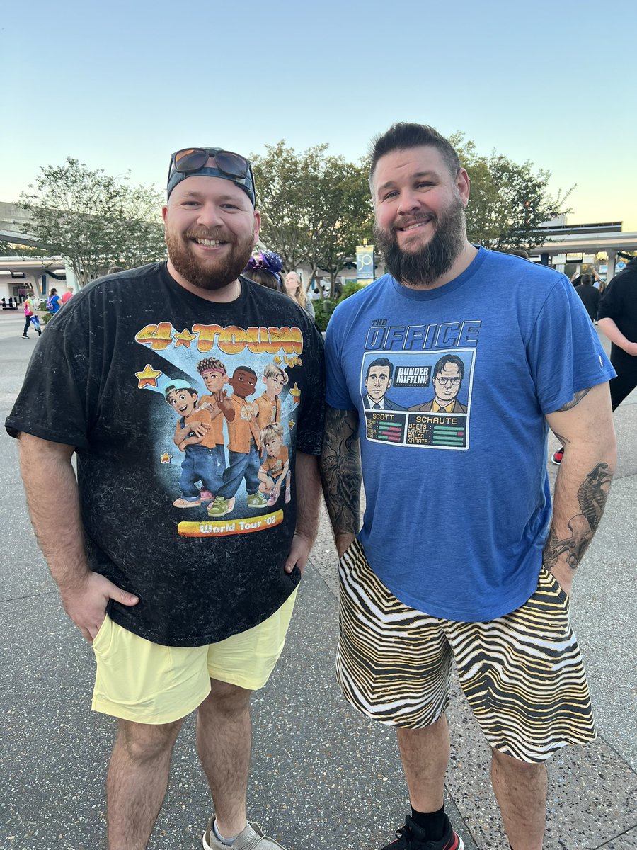 StevenNapp64's tweet photo. @FightOwensFight Snagged this photo with you at Disney World a couple years ago. Thank you for being awesome about it, absolutely made the trip. https://t.co/2YVsr5FD2g