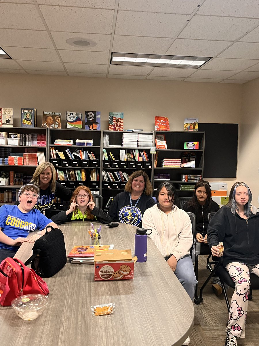 Lunch bunch on a fabulous Friday! #Prpud2bMIS <a href="/kristine_proper/">Kristine Proper</a>