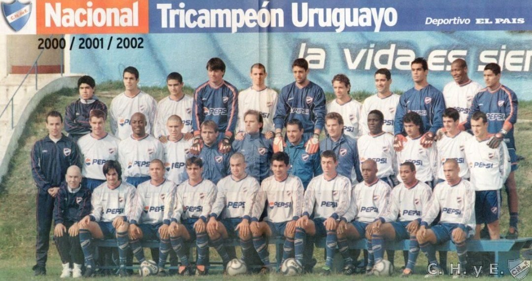 CNdeFhistoria's tweet photo. ✅️🏆🏆🏆🇺🇾 En 2002 el Decano 🔵⚪️🔴 conquistaría el 🏆🏆🏆 Tricampeonato Uruguayo 🇺🇾 (4° Campeonato Uruguayo en 5 años)

🏆🌎 En @Libertadores el Bolso alcanzaría los cuartos de final, luego de eliminar a América de Cali 🇨🇴 en la ronda de octavos, en el estadio Pascual Guerrero https://t.co/3fIWNZHlxb