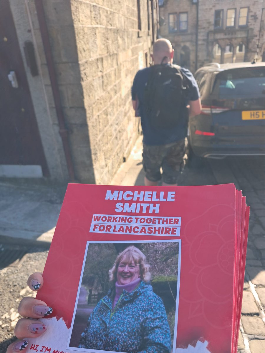 Rossendale Labour (@labrossendale) on Twitter photo Beautiful weather for canvassing and leafletting. Your Labour teams are out and about supporting our #LCCElection candidates, great to be joined by <a href="/AndyMacNaeMP/">Andy MacNae MP</a>
#VoteLabour🌹
#May1st Beautiful weather for canvassing and leafletting. Your Labour teams are out and about supporting our #LCCElection candidates, great to be joined by <a href="/AndyMacNaeMP/">Andy MacNae MP</a>
#VoteLabour🌹
#May1st
