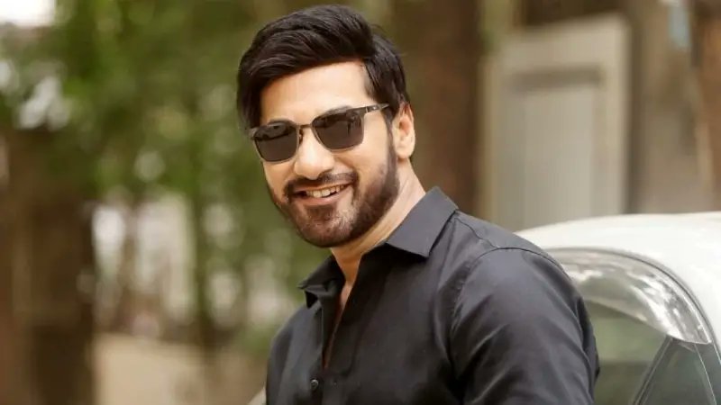 ‘আমি একজন নামাজী মানুষ’- নিজের উজ্জ্বল চেহারার রহস্য বললেন সজল