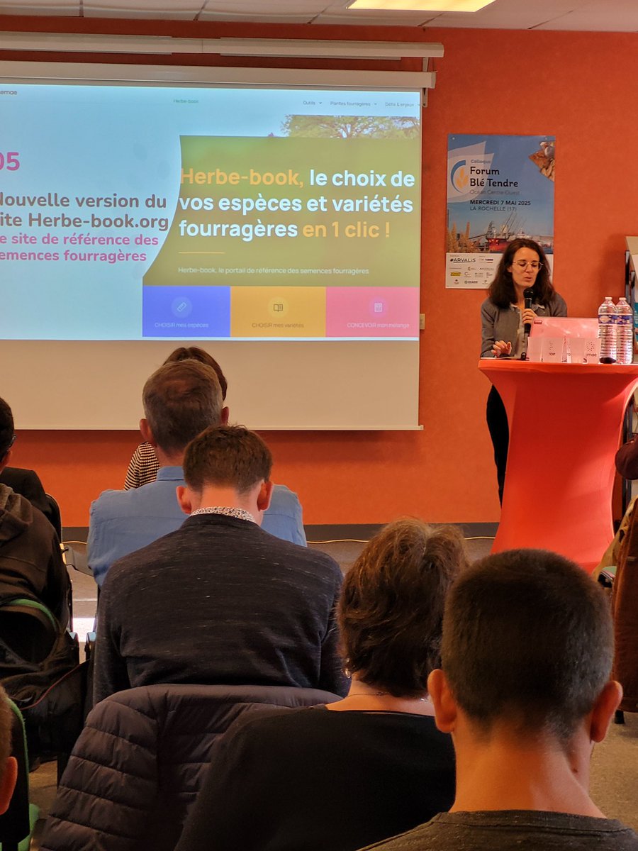 semae_officiel's tweet photo. [Retour sur la Journée Distribution Fourragères 2025 du 10 avril 🌱🚜]
 
Matinée dédiée à des interventions et retours d’expériences sur les leviers d’adaptation garantir un fourrage de qualité suivi d’une après-midi d’une visite d’un site laitier et d’essais au champ. https://t.co/WWjBmB8Geb