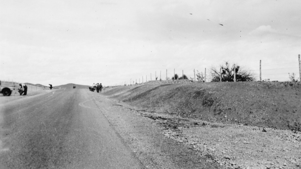 ArizonaDOT's tweet photo. ADOT Flashback Trivia: This photograph was taken in the 1930s of a highway that was originally a part of US 80 before being renamed in 1992.
Hint: This highway passes through a town that hosts Country Thunder.
What highway are we looking at?
#FlashbackTrivia https://t.co/6dRtFpmBeZ