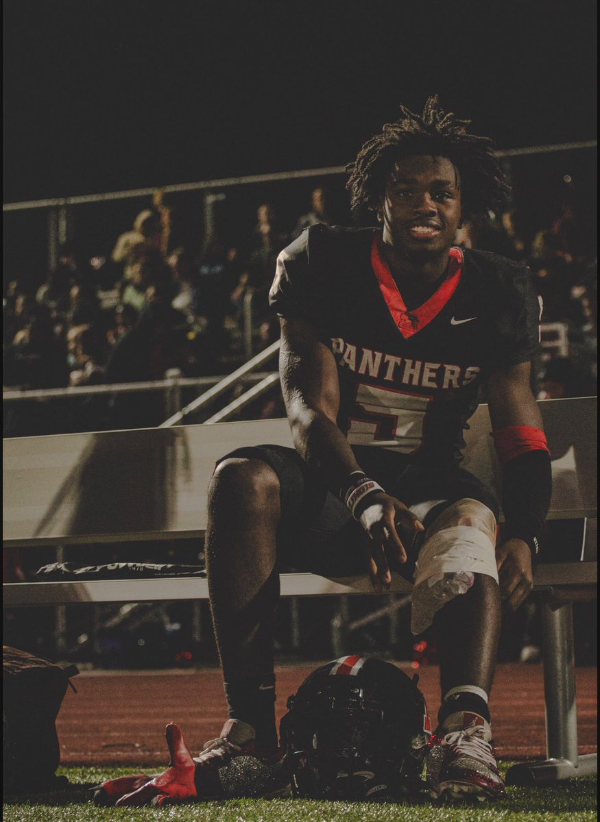 UI Zone (@recruit2illini) on Twitter photo All of #IlliniNation is excited for <a href="/DesStraughton/">Des Straughton</a> as he makes his return trip to Champaign today. All of #IlliniNation is excited for <a href="/DesStraughton/">Des Straughton</a> as he makes his return trip to Champaign today.