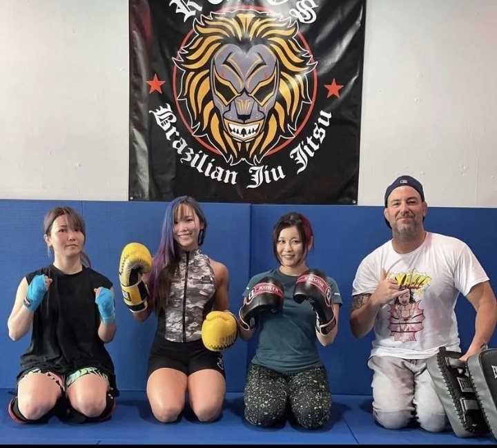 TheCristian1789's tweet image. I'm really happy to see our Captains Kairi Sane and IYO SKY training with Yuka Sakazaki. The 3 of them are awesome together 🥰
#KairiSane #IyoSky #YukaSakazaki