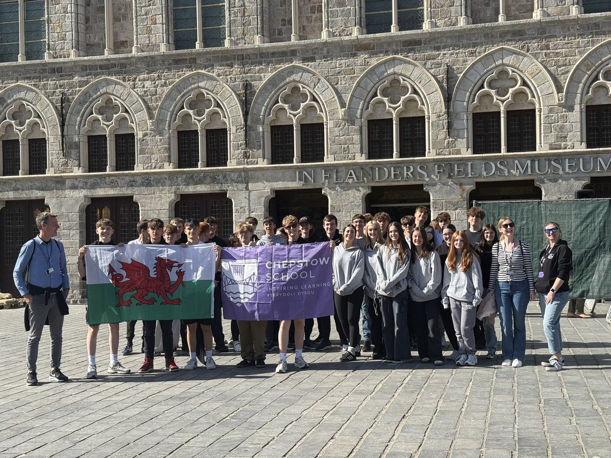 chephumanities's tweet photo. Beautiful afternoon in Ypres. Flanders Field museum and chocolate shopping 🍫 @chepstowschool https://t.co/eNiK5vhtI7