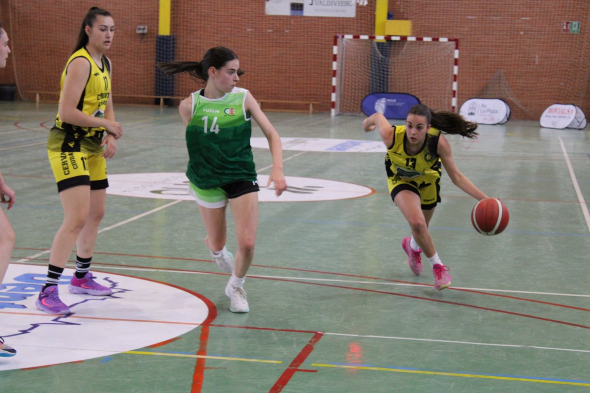 fbclm's tweet photo. #LigaUCLM🚺 | Final Q3 | Jornada 1
🏀 @BASKETCERVANTES 31-41 @CEIToledo 
💻Streaming👇
https://t.co/OUe5JfgnYU
📊STATS by @SwishAllHoops
📸Flickr FBCLM
#PasionXBasketCLM https://t.co/898i4tN2LD