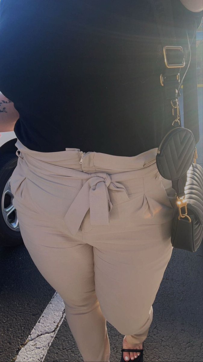 BancoDeBella's tweet photo. One of my fav corp outfits hehehe also my first toe sneak peek 👀 https://t.co/Kab8ok8vmj
