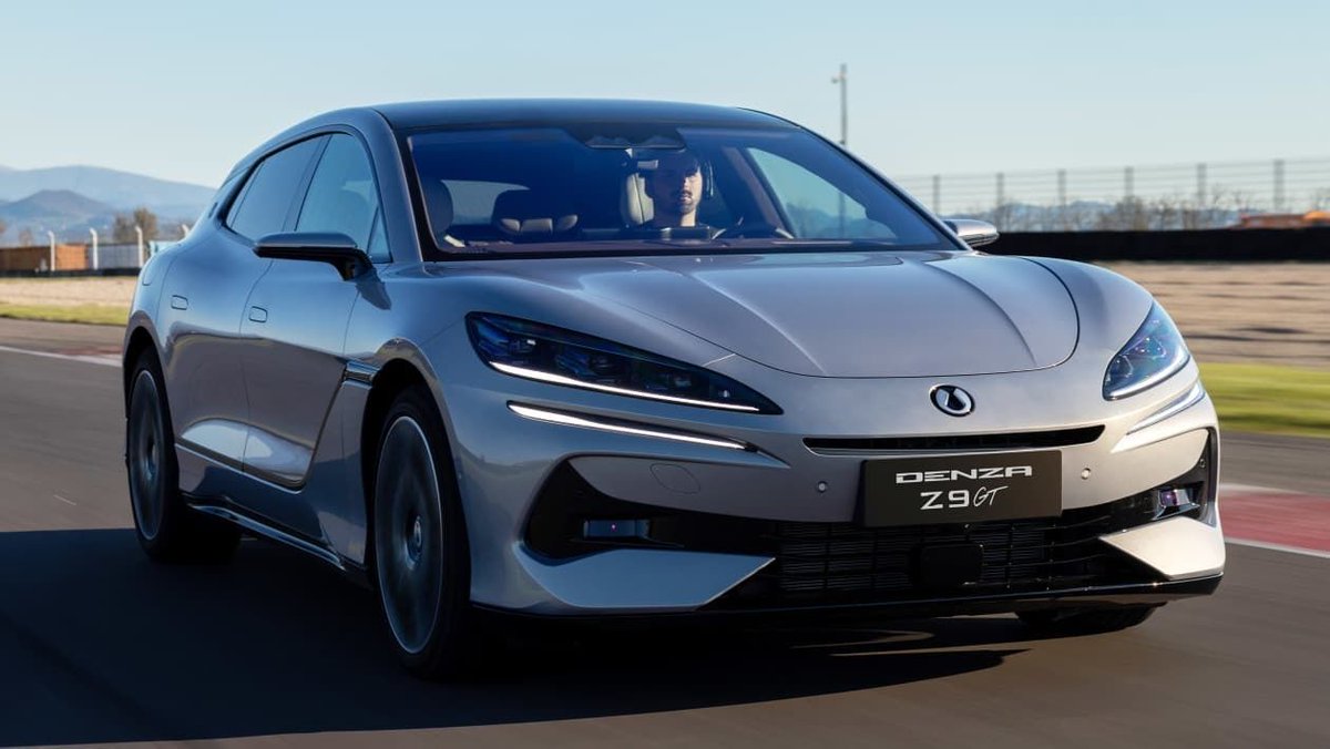 AutoExpress tweet picture