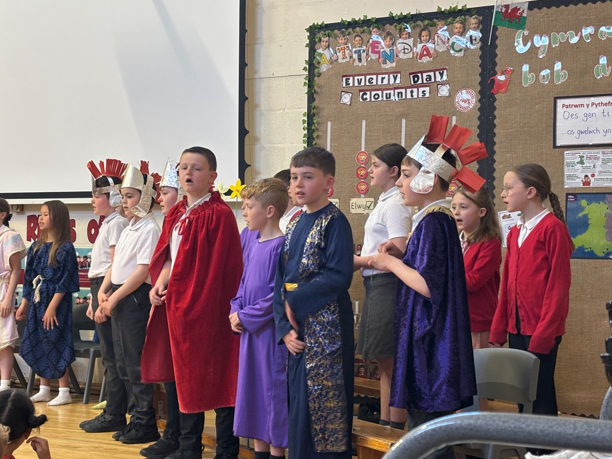 Ysgol Sant Dunawd tweet media