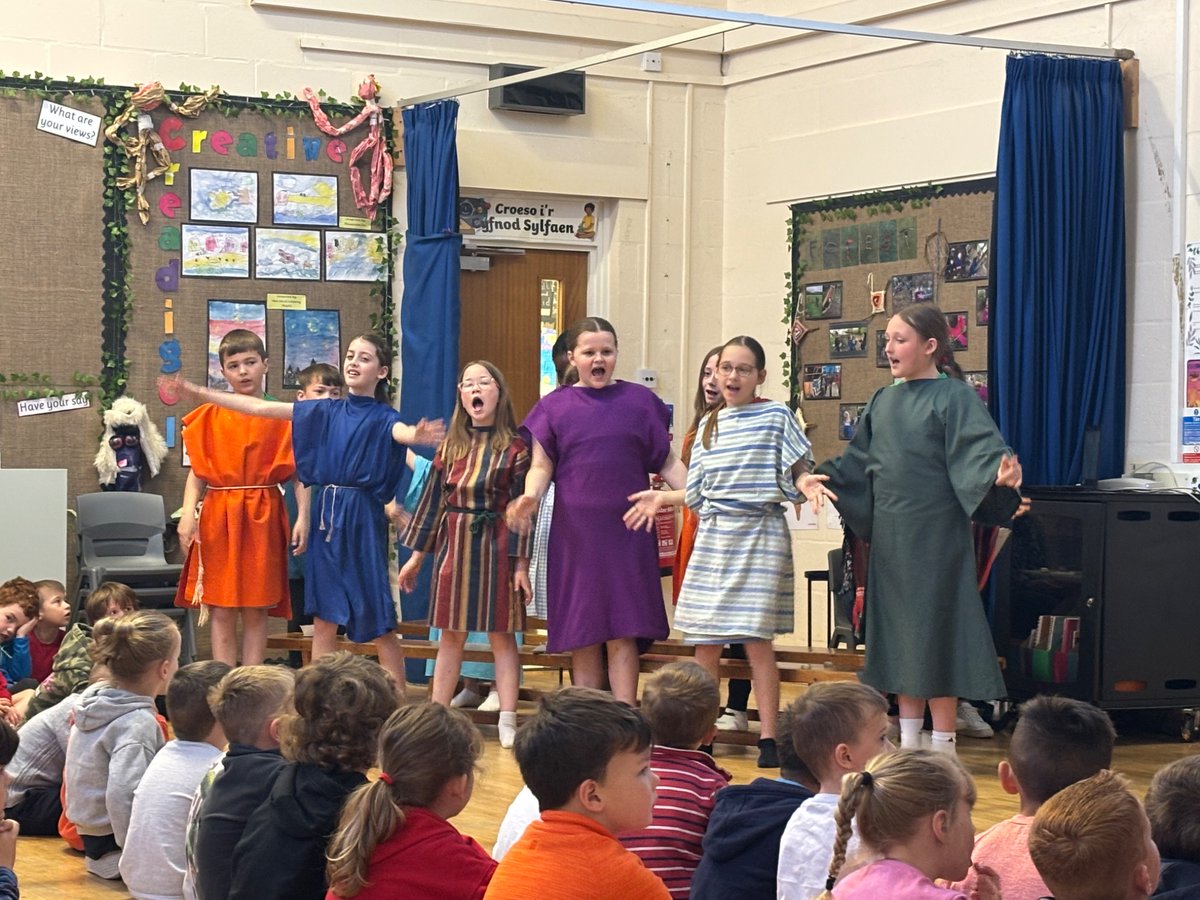 Ysgol Sant Dunawd tweet media