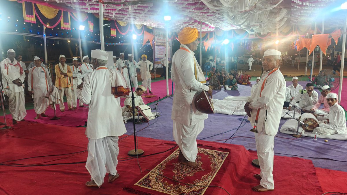 shewale_rahul's tweet photo. चेंबूर येथील श्री वैजनाथ सेवा मंडळाच्या वतीने आयोजित करण्यात आलेल्या अखंड हरिनाम सप्ताह व ज्ञानेश्वरी पारायण सोहळ्याला उपस्थित राहण्याचे भाग्य लाभले...
#Chembur #Vithhal #Parayan #Hindu
#Mumbai #Maharashtra #Shivsena
@Shivsenaofc https://t.co/A3WZVVg6xK