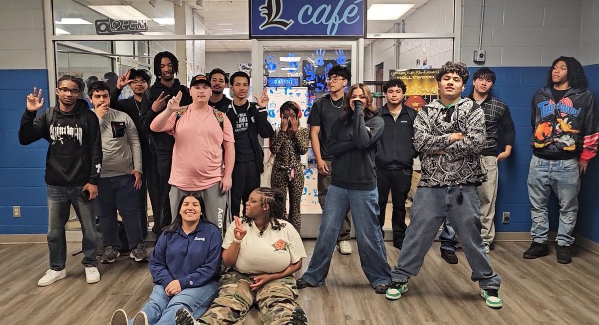 LHSLcafe's tweet photo. Its been quite the year at L'cafe! We've learned so much, grown together, and made memories that will last a lifetime.  I'm so proud of all of them. I know they'll go on to do great things. 💙 I couldn't have asked for a better group my first year teaching.
@LHSintheNews @RuCoCTE https://t.co/KCpqWCnKYv