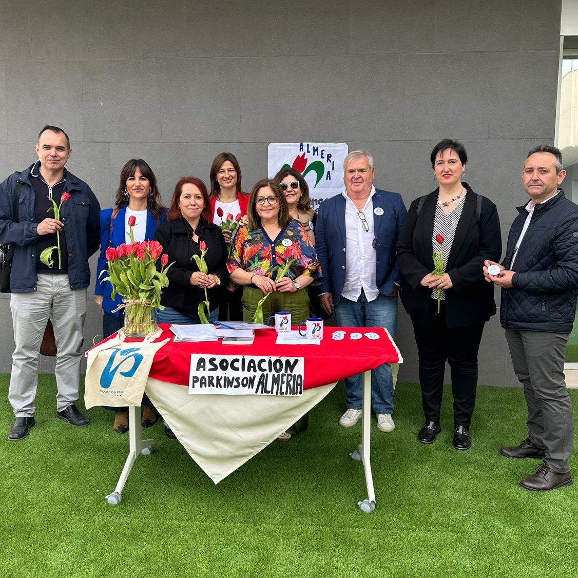PSOE_Almeria's tweet photo. 🌍💚 El Parkinson afecta a muchos almerienses. En el Día Internacional del Parkinson, apoyamos la lucha de quienes lo padecen y valoramos el trabajo de la Asociación Parkinson Almería (APAL) 💪🏼🫱🏼🫲🏽✨
@FaamAlmeria
#parkinson #apal #apaealmeria #psoealmeria #almería https://t.co/7kPmbRMegk