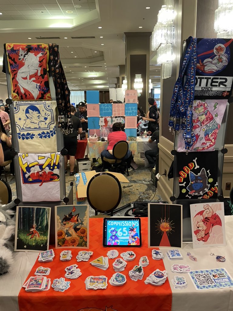 El_zorro_chino's tweet photo. I’m doing artist alley today 🦊 https://t.co/B1G1V624AW