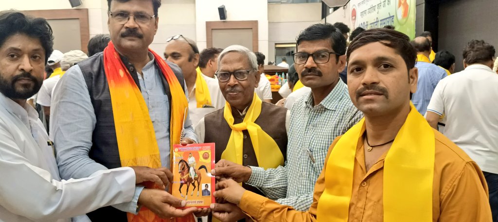 pradeepbaghel47's tweet photo. आज स्पीकर हाल कांस्टीट्यूशन क्लब में 
महात्मा फुले फाऊंडेशन फॉर सोशल जस्टिस के 
तत्वदान में #महात्मा_ज्योतिबा फुले जी की
 198 वी जयंती एवं पुरस्कार वितरण समारोह में सम्मिलित होकर महात्मा ज्योतिबा फुले जी को #श्रद्धांजलि अर्पित की!

#fhoto #fhotoviral #viralphotochallenge https://t.co/2d7IE6Z3LH