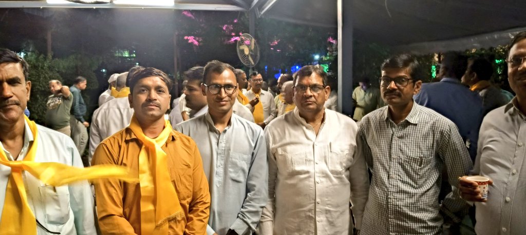 pradeepbaghel47's tweet photo. आज स्पीकर हाल कांस्टीट्यूशन क्लब में 
महात्मा फुले फाऊंडेशन फॉर सोशल जस्टिस के 
तत्वदान में #महात्मा_ज्योतिबा फुले जी की
 198 वी जयंती एवं पुरस्कार वितरण समारोह में सम्मिलित होकर महात्मा ज्योतिबा फुले जी को #श्रद्धांजलि अर्पित की!

#fhoto #fhotoviral #viralphotochallenge https://t.co/2d7IE6Z3LH