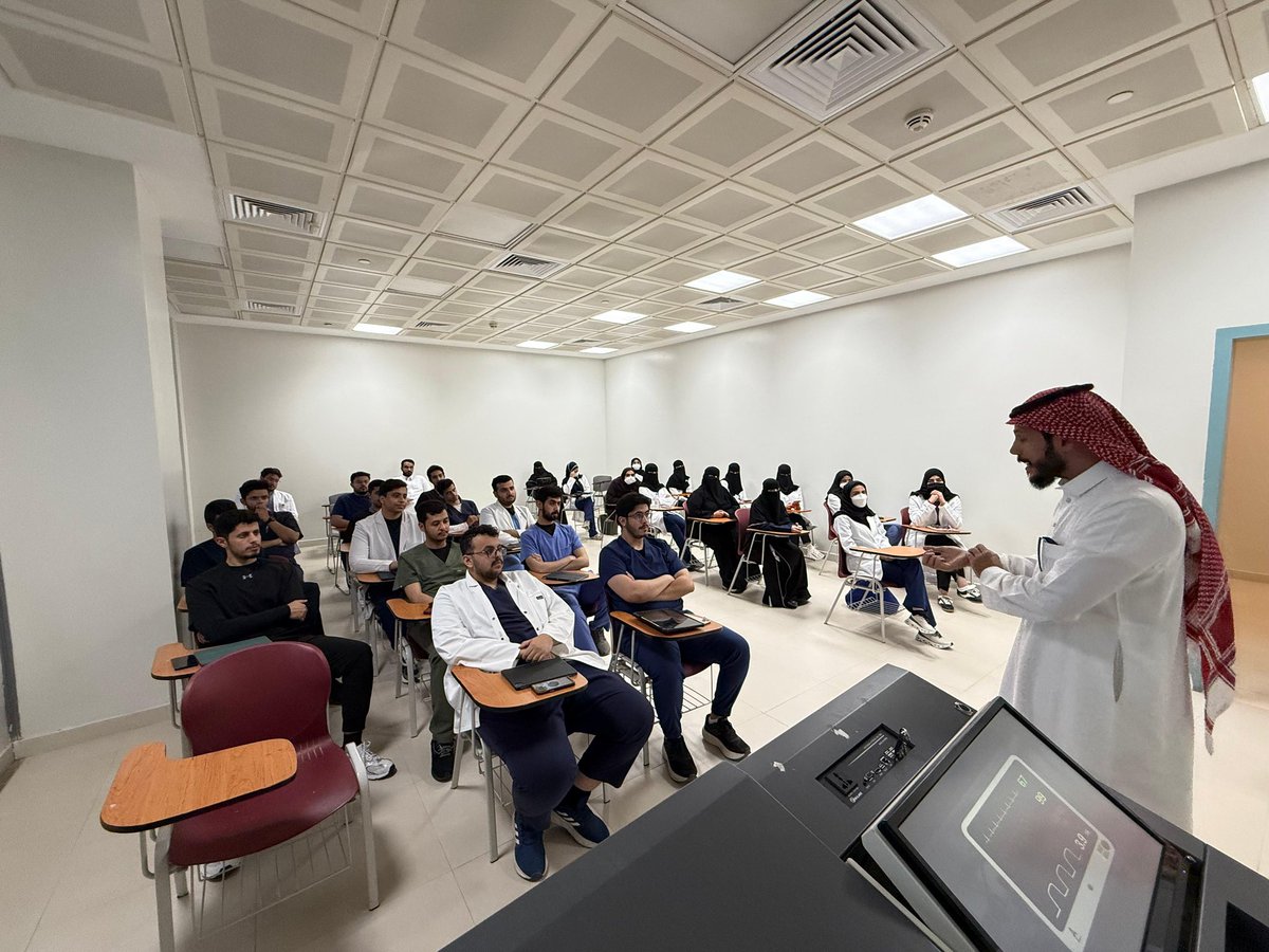 كلية الطب tweet media