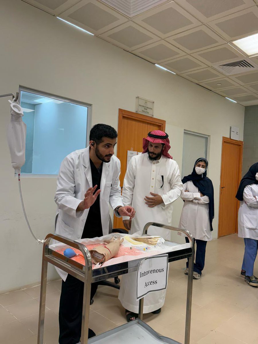 كلية الطب tweet media