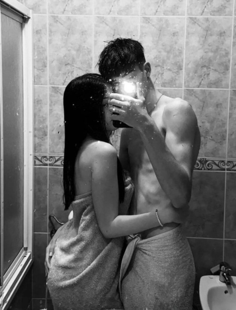 saca_ca51657's tweet photo. Quién me folla en la ducha? https://t.co/VU6s5av6yy