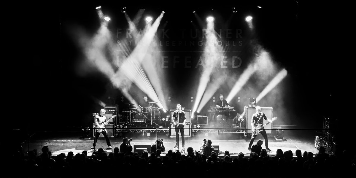 rrrooobbbppp's tweet image. Went to see Frank again.  #photography #frankturner #fthc #music #livemusic