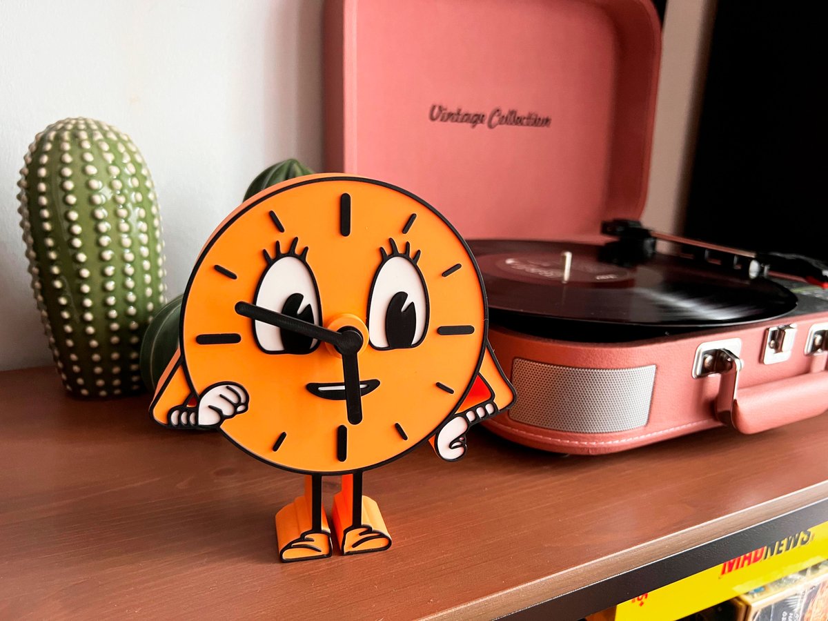 SuperPilopi's tweet photo. ¡Ya está disponible en @CajasDeComics !

Reloj FUNCIONAL de Miss Minutes, con tirador y puerta imantada para poder cambiar la hora y las pilas fácilmente. El regalo PERFECTO para un friki 😊

https://t.co/TNwK8KOg0v