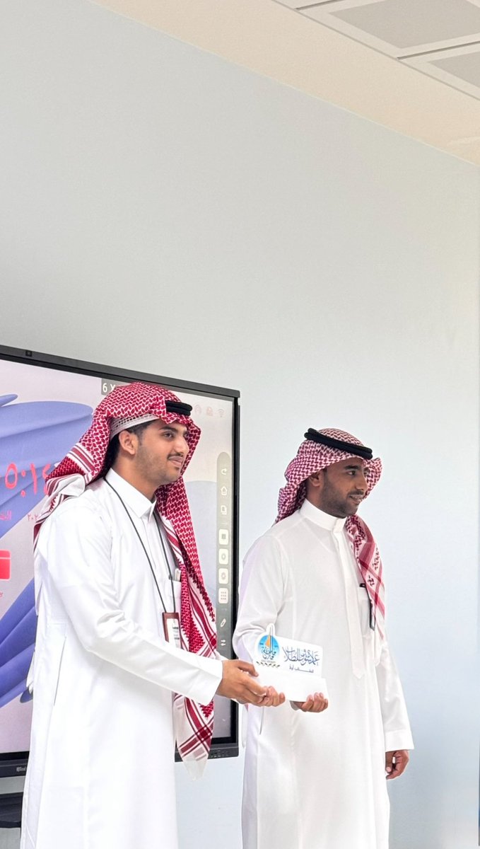 Alwasan21's tweet photo. الشكر والتقدير للدكتور عبدالرحمن خمج 
على تقديمه لدورة "إدارة الازمات والكوارث"
كانت هذه الدورة فرصة قيمة لتعزيز معرفتنا ومهارتنا واثرت بشكل ايجابي على الجميع
شكر خاص لنادي السلامة المهنية🙏🏻🤍🤍

#جامعة_جازان
 #نشاطكم_يميزنا
 #عمادة_شؤون_الطلاب
 #سلامتك_قرارك
 #السلامة_أولاً https://t.co/kDwtVLB3SC