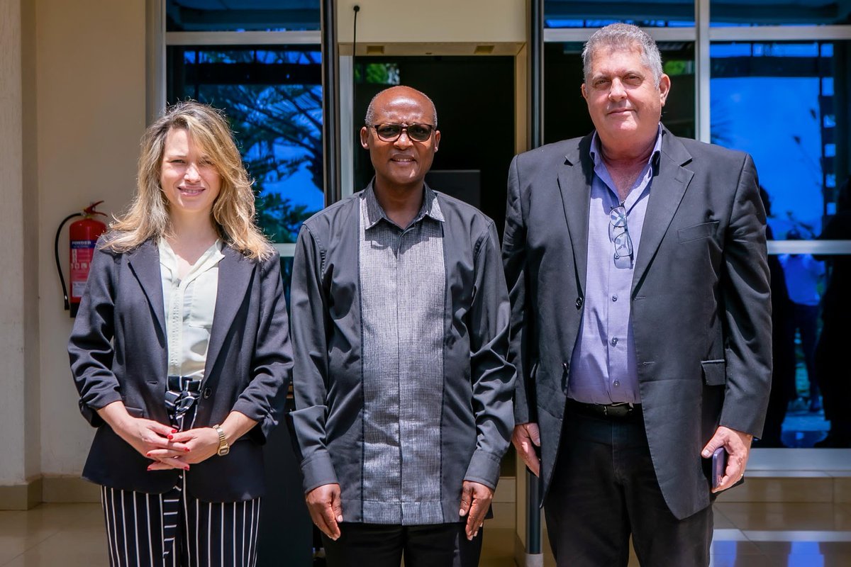 IsraelinRwanda's tweet photo. Ambassador @AmbEinatWeiss together with @avi_drori, the CEO of Tropic Cool Israel Ltd met Hon. Minister @mcbagabe of  @RwandaAgri.

They discussed  expediting the process to build and run  the Rwanda Berry-Berryworld commercial Berry farming project in #Rwanda and ways to manage any existing bottlenecks

This high-tech project once implemented is set to generate high export revenue, create multiple job opportunities and more

@RwandaBerries
@HelloBerryWorld
@RwandAgriExport
@RDBrwanda
