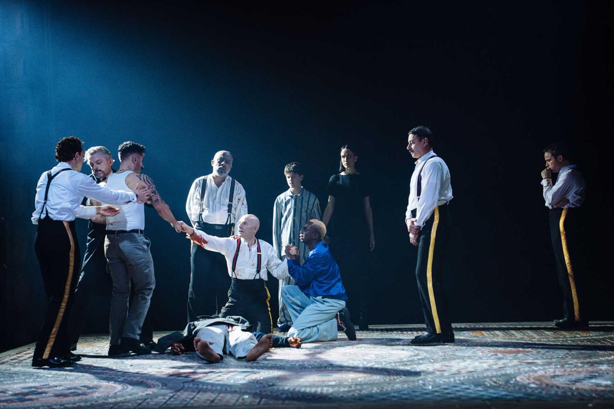 LazarusTheatre's tweet photo. This time last week we were hurtling our wat to Stratford Upon Avon to catch Daniel Raggett's blistering production of #Marlowe's #EdwardII @TheRSC
#Bliss https://t.co/GeI2wSkVcz