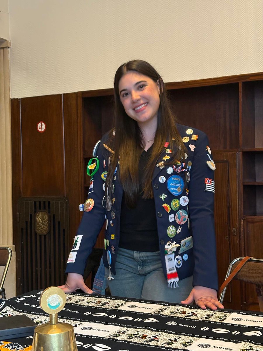 RotaryAuber's tweet photo. Dans le cadre du programme d’échanges YEP Rotary, Laïs Cervelati nous a fait découvrir sa vie au Brésil 🇧🇷 tout en nous racontant ce qu’elle a accompli durant son séjour en France et ses projets d’avenir.
Merci Lala pour ta précieuse contribution et ta gentillesse.  #laisdubresil https://t.co/uqA9jUezlS