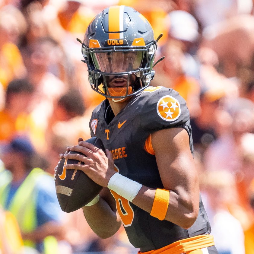 Nico Iamaleava Last Season (13 Games):

• 201 Pass YPG (76th)
• 63.8% Comp. (43rd
• 19 Pass TDs (42nd)
• 70.5 QBR (36th)

Reports say his camp wants his NIL deal upped to $4M 💵