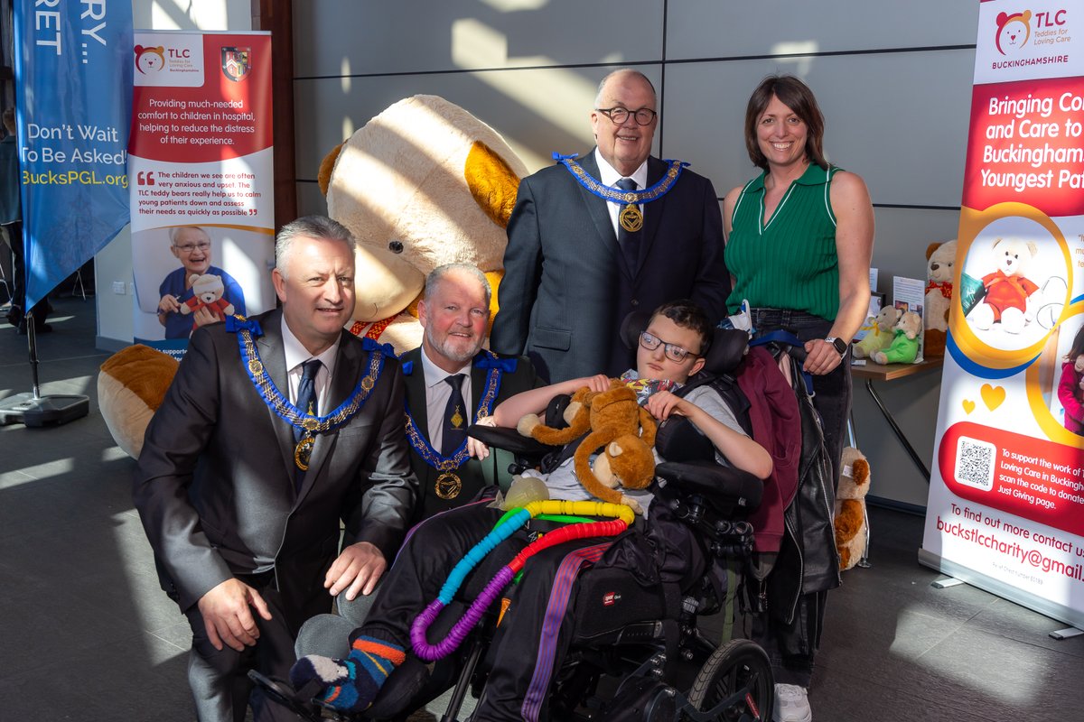 buckspgl's tweet photo. FEEL GOOD FRIDAY !

When heart-breaking can be heart-warming.

On a glorious sunny Sunday morning in Buckinghamshire, 105 representatives of 57 Charities arrived at the Waterside Theatre, Aylesbury.

#bucksmasons #freemasonryinthecommunity #feelgoodfriday #charity https://t.co/imlfp87EFE