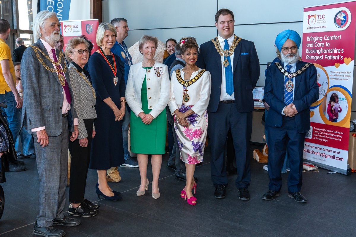 buckspgl's tweet photo. FEEL GOOD FRIDAY !

When heart-breaking can be heart-warming.

On a glorious sunny Sunday morning in Buckinghamshire, 105 representatives of 57 Charities arrived at the Waterside Theatre, Aylesbury.

#bucksmasons #freemasonryinthecommunity #feelgoodfriday #charity https://t.co/imlfp87EFE
